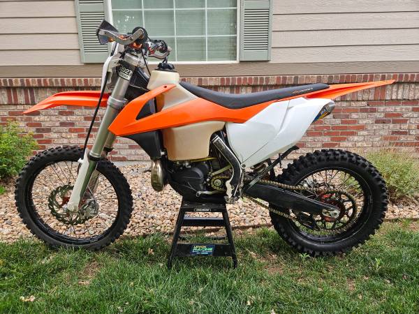 2017 KTM, Import USA — Foto 2 z 12
