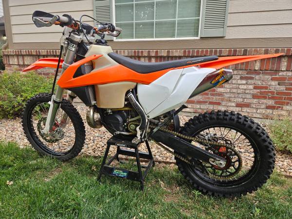 2017 KTM, Import USA — Foto 3 z 12