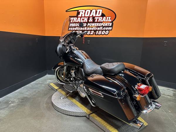 2022 Harley-Davidson, Import USA — Foto 2 z 12