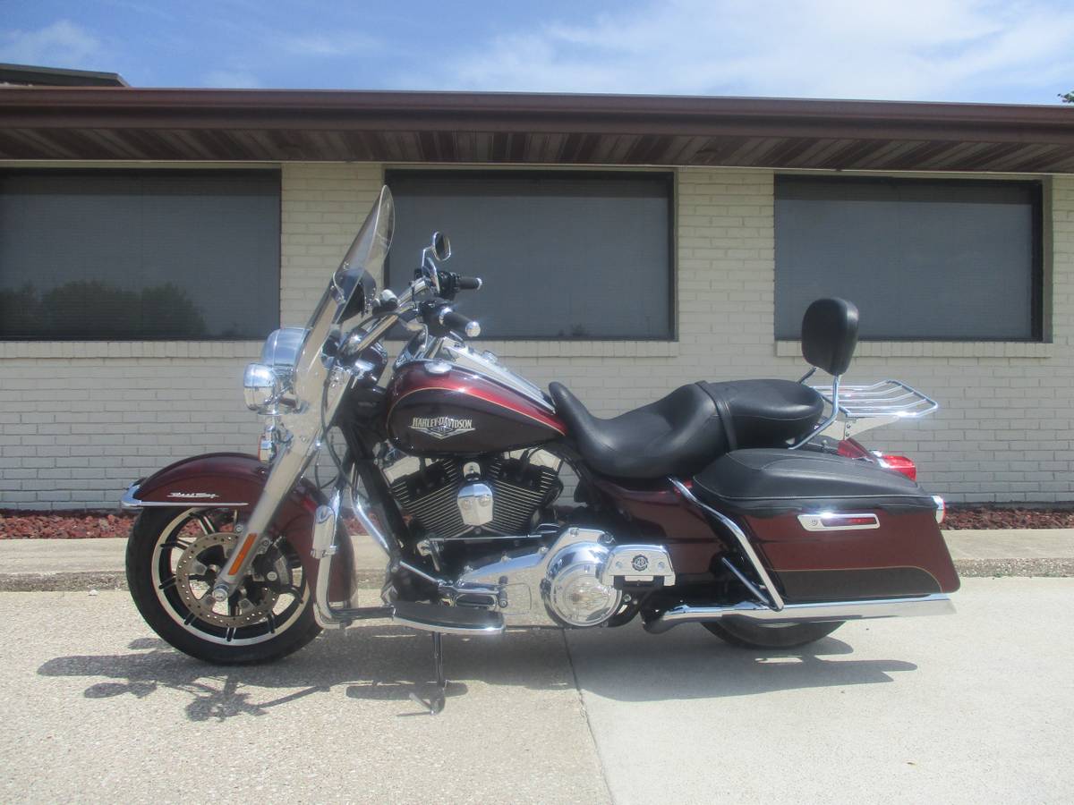 2015 Harley-Davidson, Import USA — Foto 2 z 9