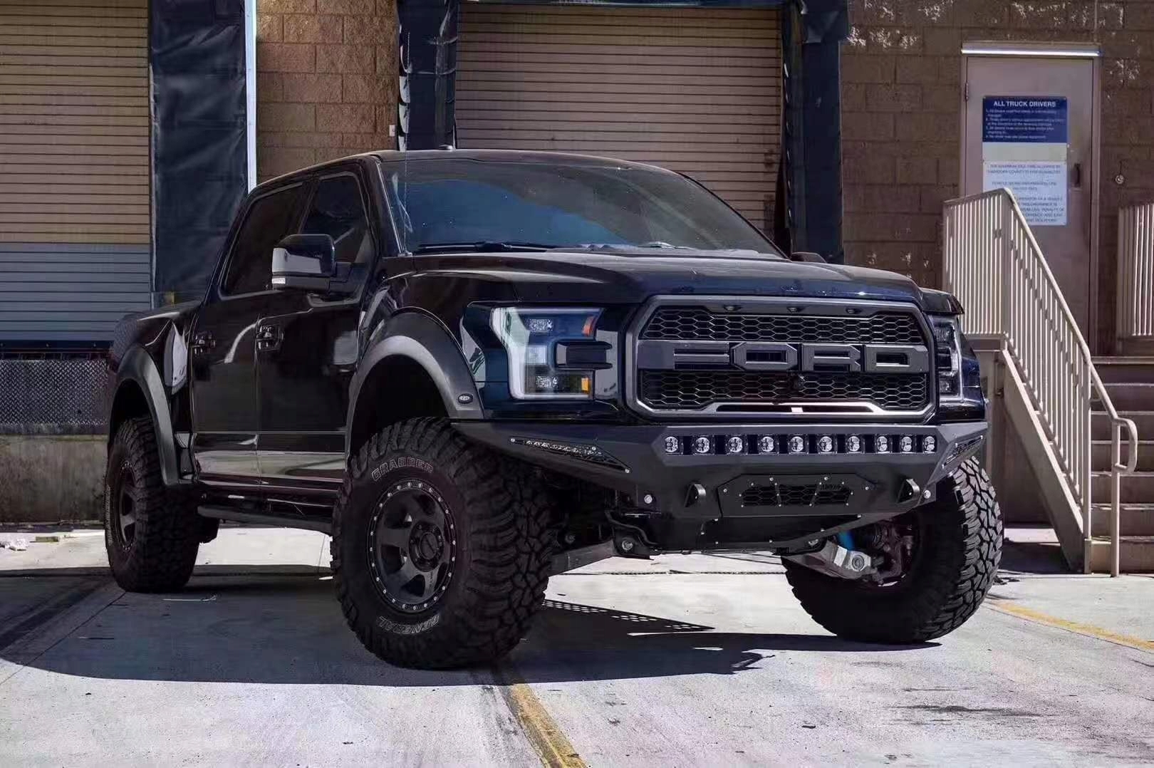 Nárazník přední z oswietleniem Ford F150 Raptor, Auf Lager in der EU — Foto 1