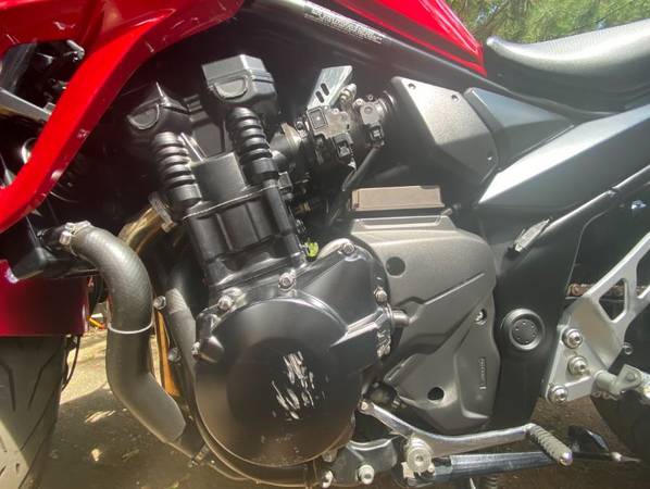2016 Suzuki, Import USA — Foto 7 z 8