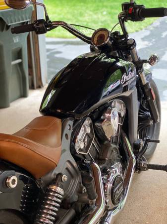 2015 Indian, Import USA — Foto 2 z 10