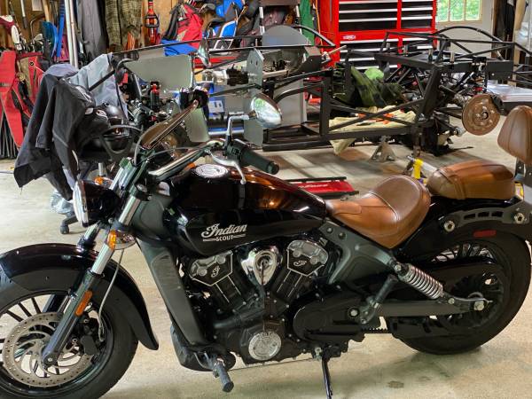 2015 Indian, Import USA — Foto 3 z 10