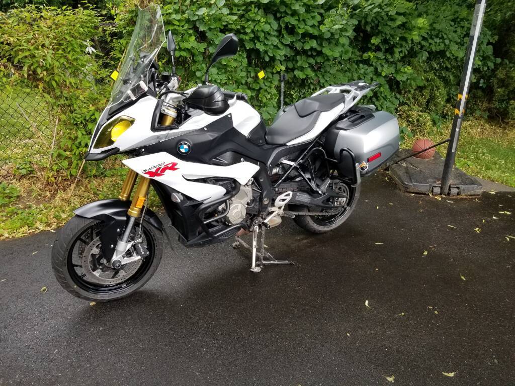 2016 BMW, Import USA — Foto 2 z 10