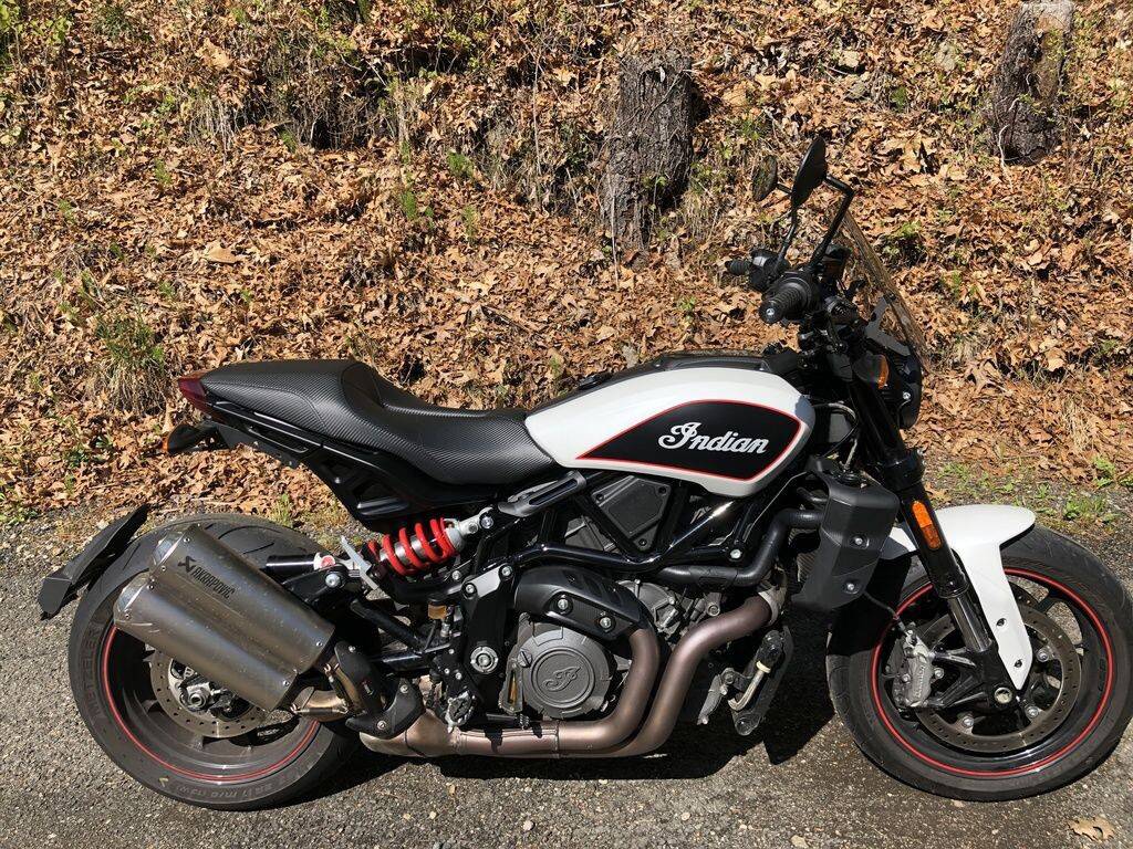 2022 Indian, weiß, Import USA — Foto 1