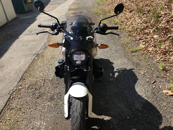 2022 Indian, weiß, Import USA — Foto 8 z 11