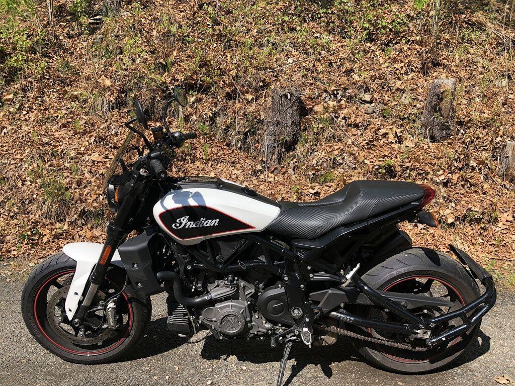 2022 Indian, weiß, Import USA — Foto 9 z 11