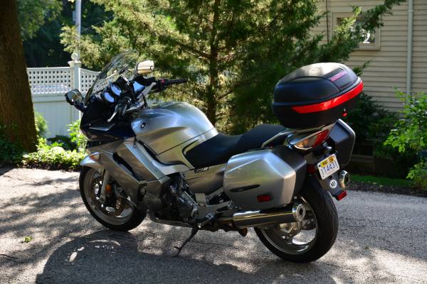 2010 Yamaha, Import USA — Foto 1