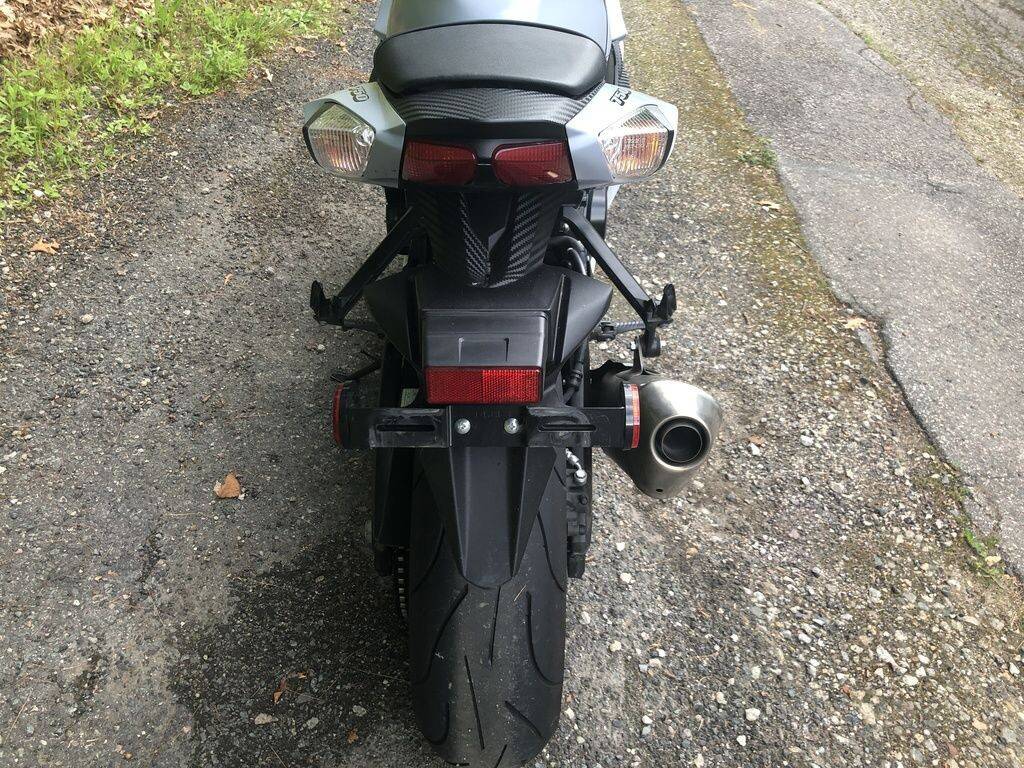2022 Suzuki, grau, Import USA — Foto 5 z 11