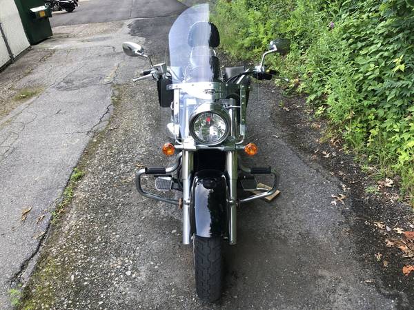 2019 Suzuki, schwarz, Import USA — Foto 7 z 11