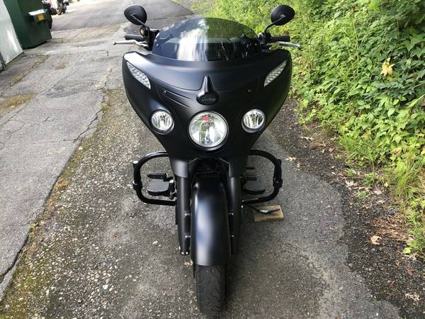 2018 Indian, schwarz, Import USA — Foto 7 z 11