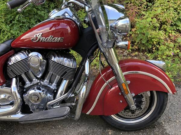 2017 Indian, rot, Import USA — Foto 2 z 11