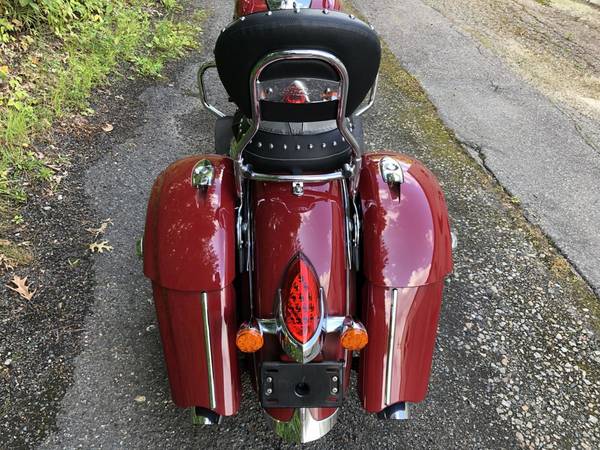 2017 Indian, rot, Import USA — Foto 4 z 11