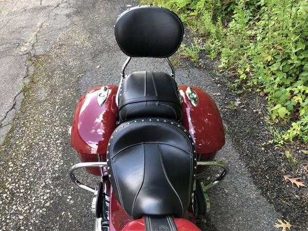 2017 Indian, rot, Import USA — Foto 6 z 11