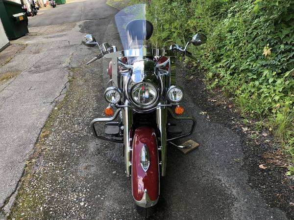 2017 Indian, rot, Import USA — Foto 7 z 11
