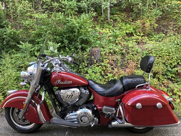2017 Indian, rot, Import USA — Foto 8 z 11