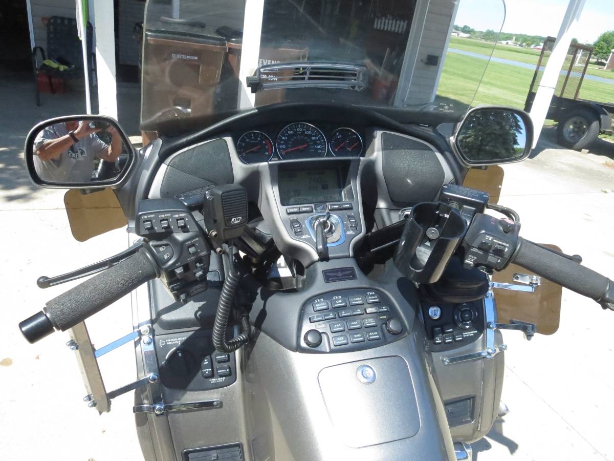 2006 Honda, gold, Import USA — Foto 4 z 11