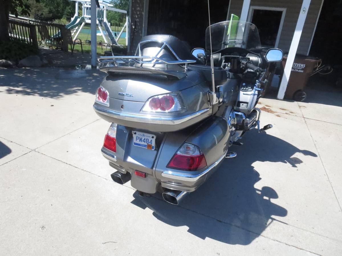 2006 Honda, gold, Import USA — Foto 8 z 11