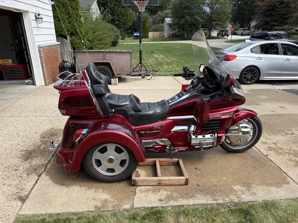1998 Honda, gold, Import USA — Foto 1