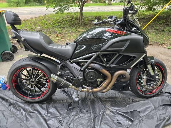 2014 Ducati, Import USA — Foto 1