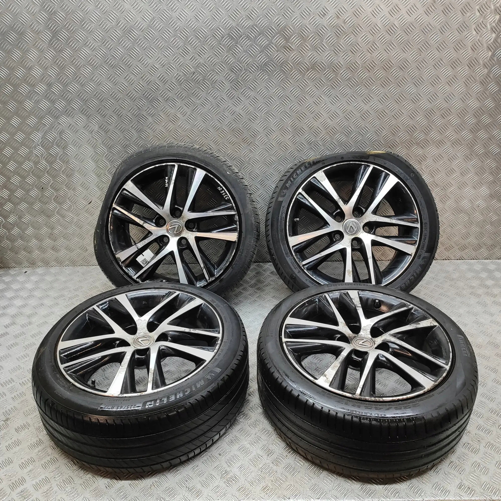 komplet Felg Lexus Is Iii (_e3_) 4261153520 30814568 2.5l 131kw 2018, Auf Lager in der EU — Foto 1