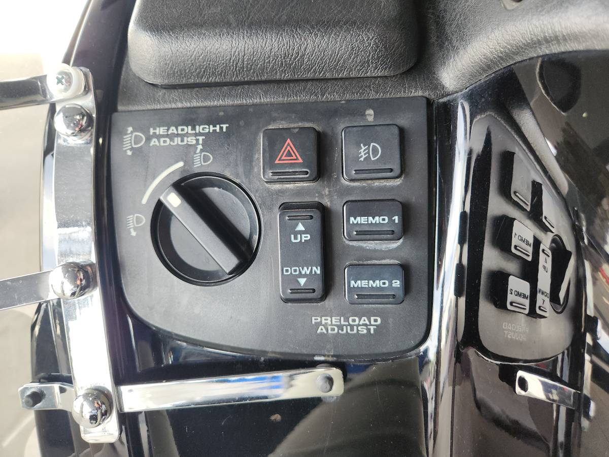 Harley-Davidson, gold, Import USA — Foto 10 z 12