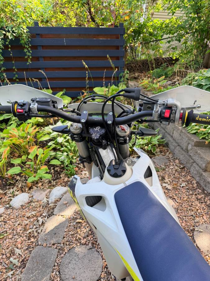 2023 Husqvarna, Import USA — Foto 3 z 10