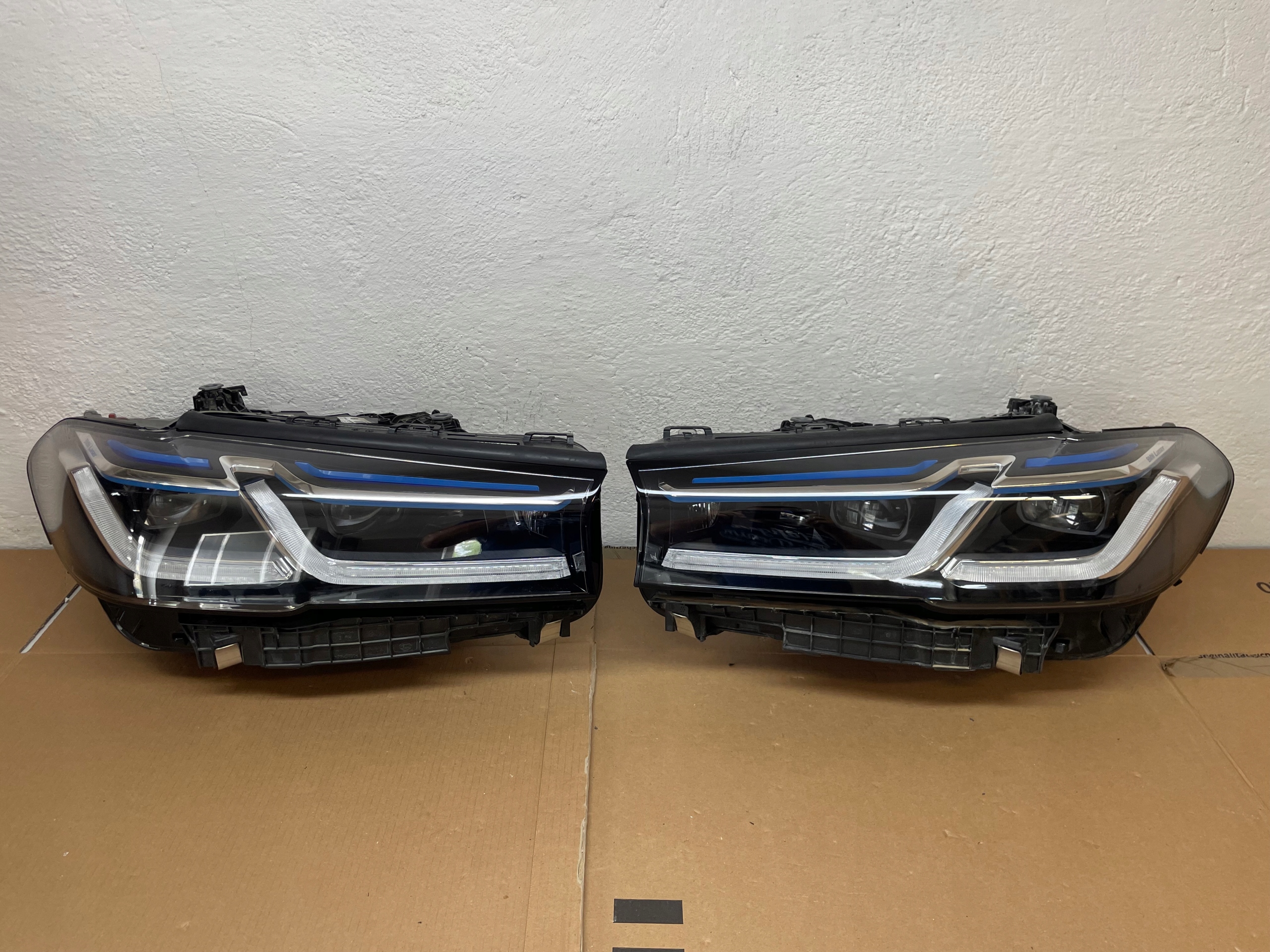 světlomety komplet levý i pravý BMW 5 G30 facelift LCI LASER, Auf Lager in der EU — Foto 1