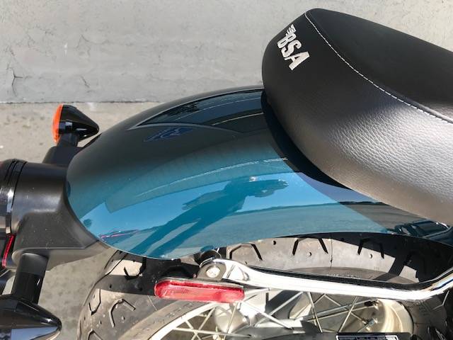 2026 Triumph, gold, Import USA — Foto 12 z 12