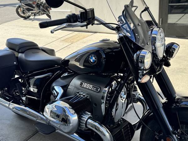 2021 BMW, Import USA — Foto 4 z 12