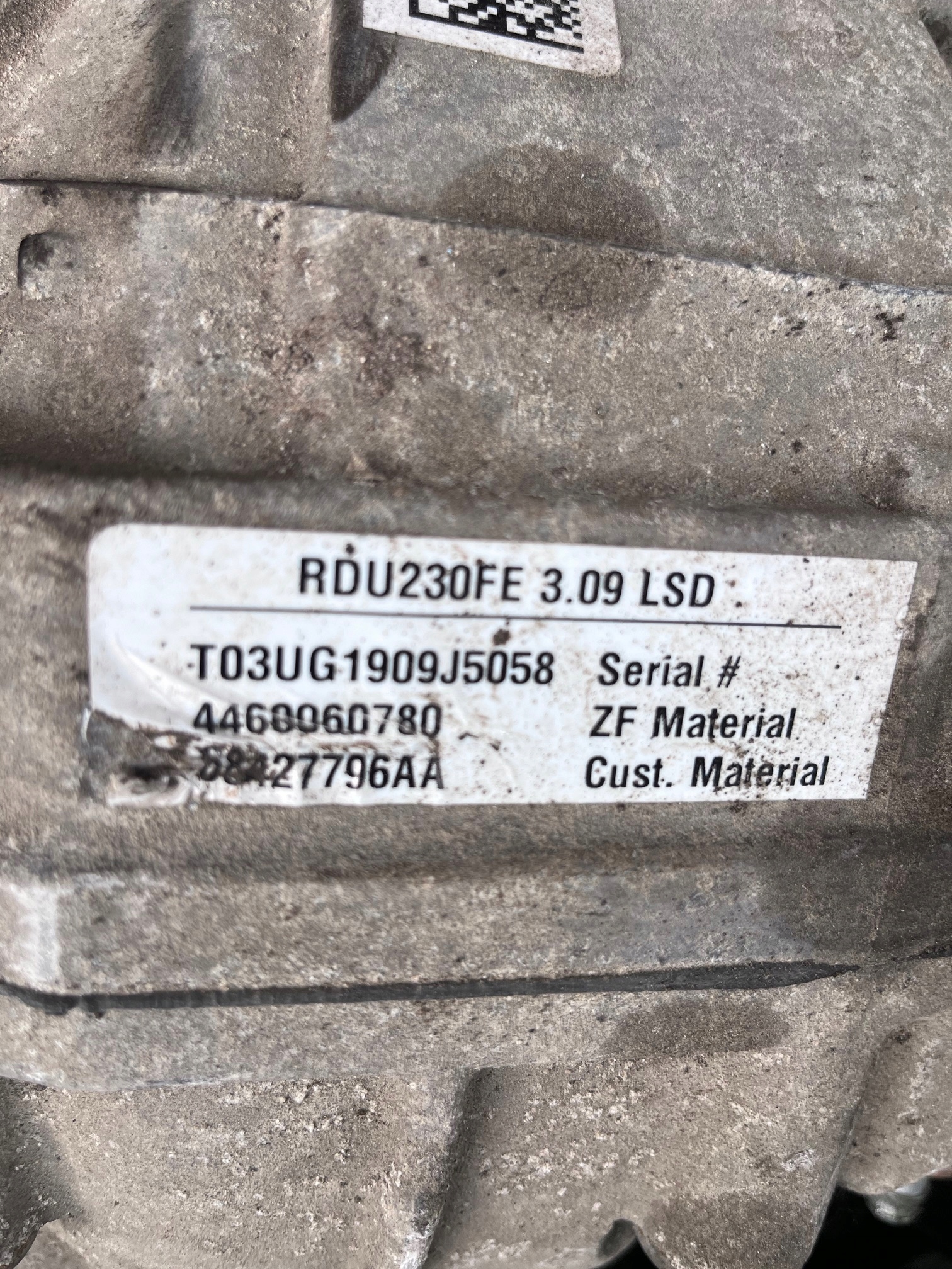 most dyfer 3.09 Dodge Charger Challenger SRT HELLCAT 58427796AA, Auf Lager in der EU — Foto 1