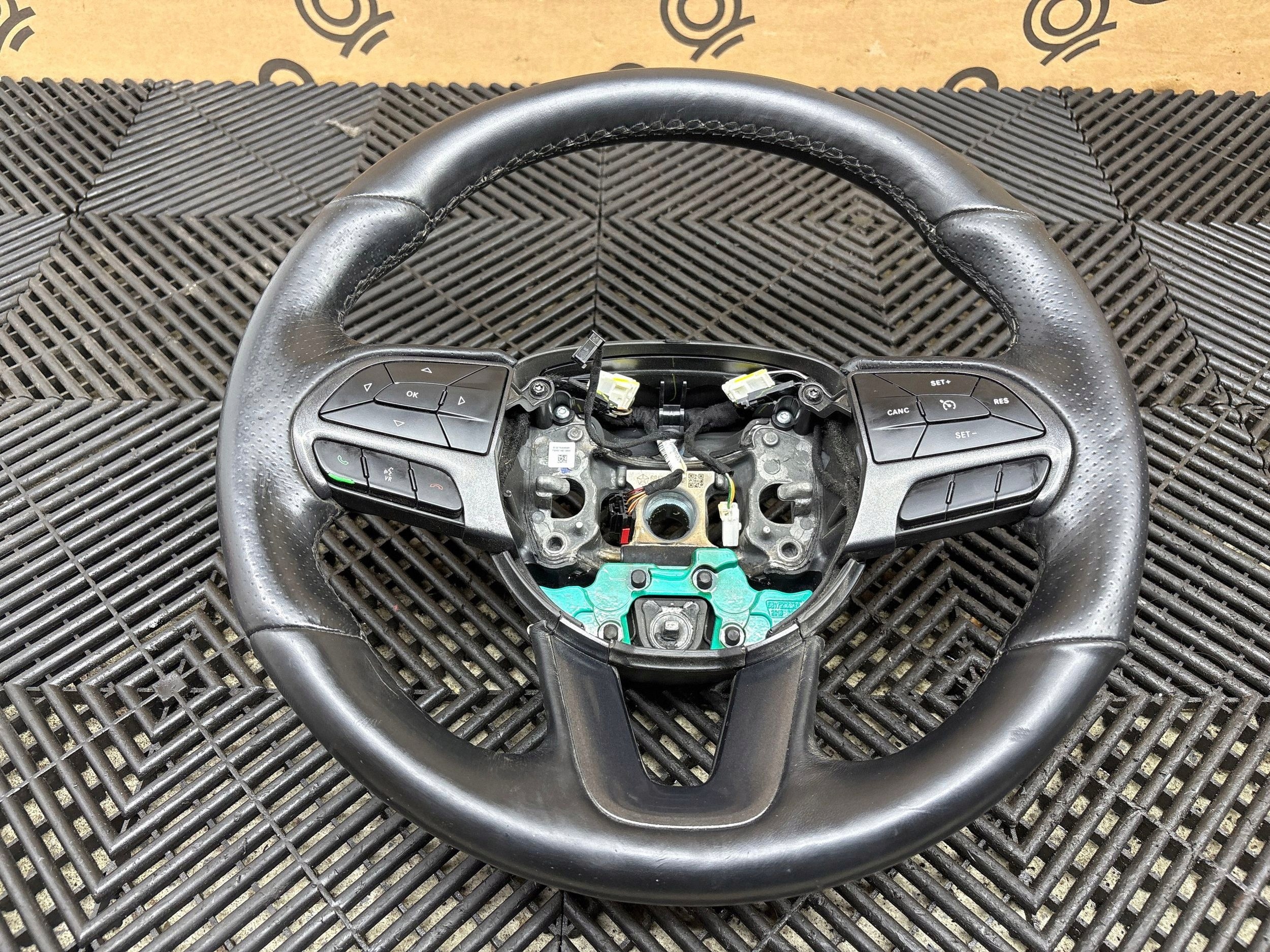 volant přední strana levá Dodge Charger 5VG201VXAE, Auf Lager in der EU — Foto 1