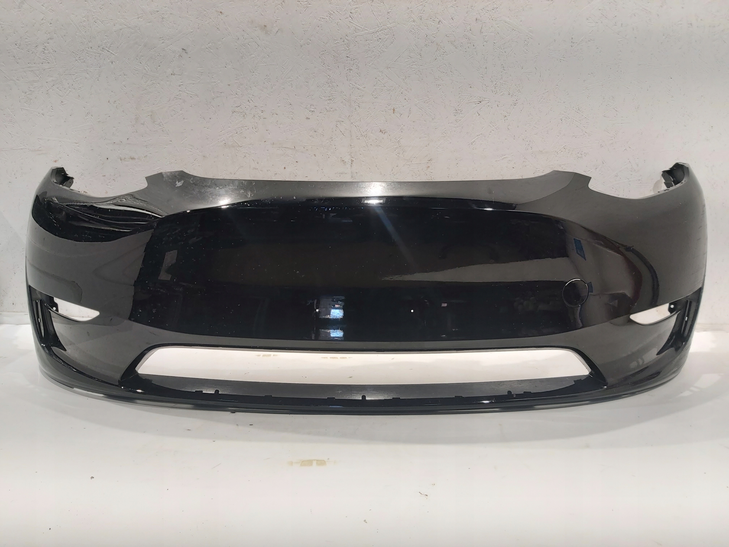 Tesla Model Y nárazník přední kompletní, Auf Lager in der EU — Foto 1