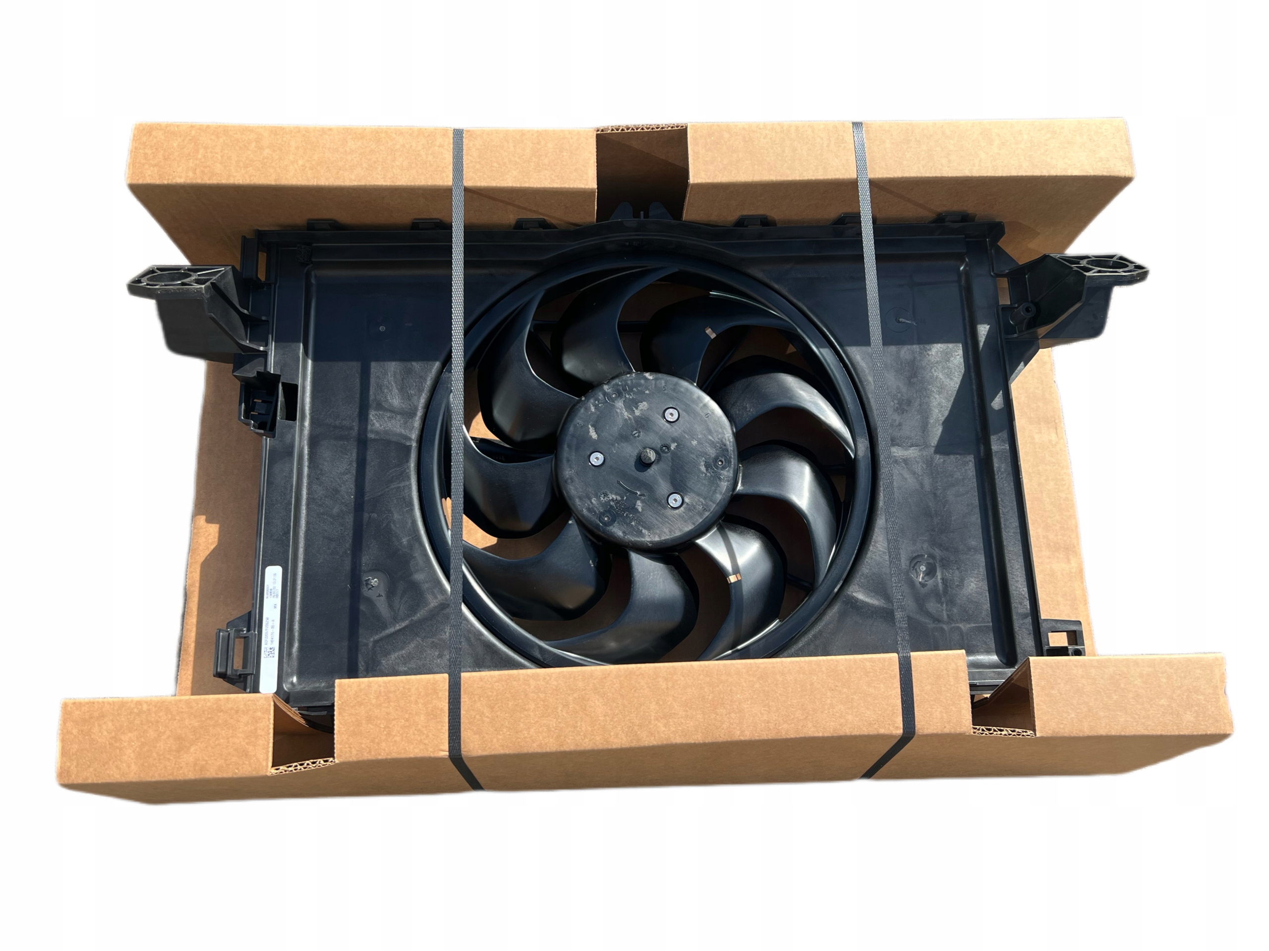 ventilátor chladič 1494175-00-a 1494179-00-b Tesla Model Y Model 3, Auf Lager in der EU — Foto 1 | AMECAR ventilátor chladič 1494175-00-a 1494179-00-b Tesla Model Y Model 3, Auf Lager in der EU — Foto 1
