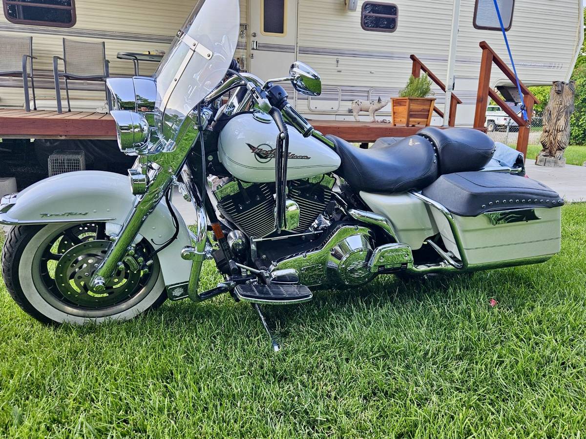 2005 Harley-Davidson, Import USA — Foto 3 z 5