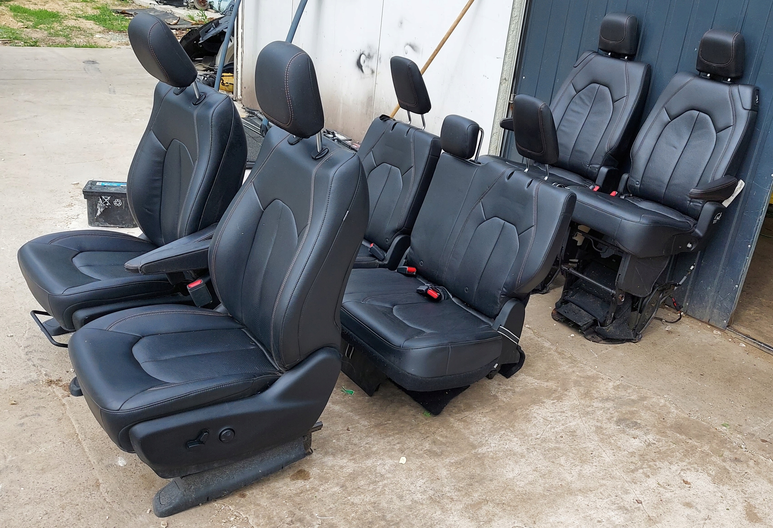 Pacifica 16-23r komplet Foteli kůže, Auf Lager in der EU — Foto 1 | AMECAR Pacifica 16-23r komplet Foteli kůže, Auf Lager in der EU — Foto 1