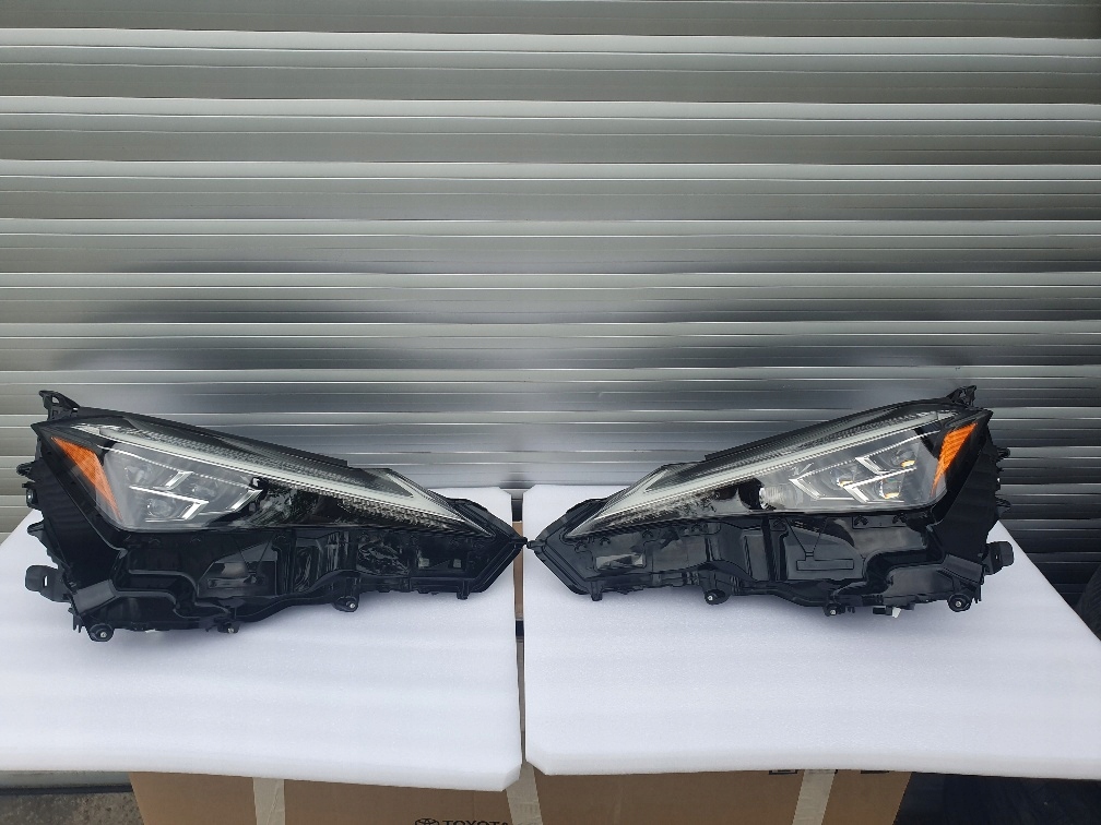 Lexus Ux 2018- přední světlomet komplet levý i pravý FULL LED, Auf Lager in der EU — Foto 1