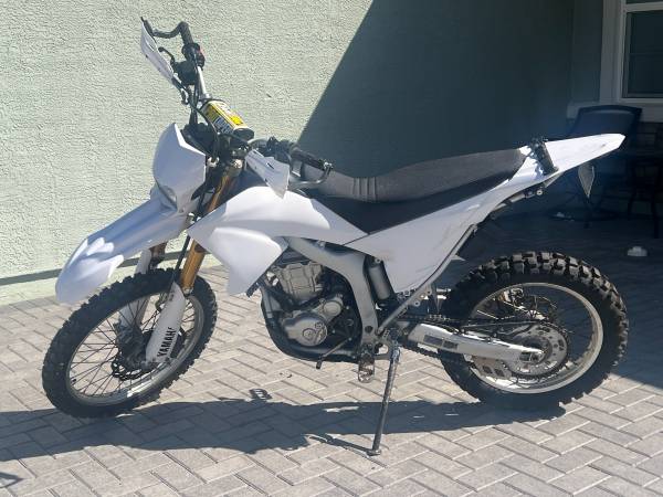 2016 Yamaha, Import USA — Foto 2 z 4