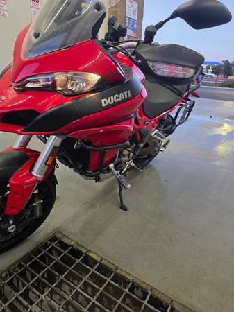 2016 Ducati, Import USA — Foto 2 z 11