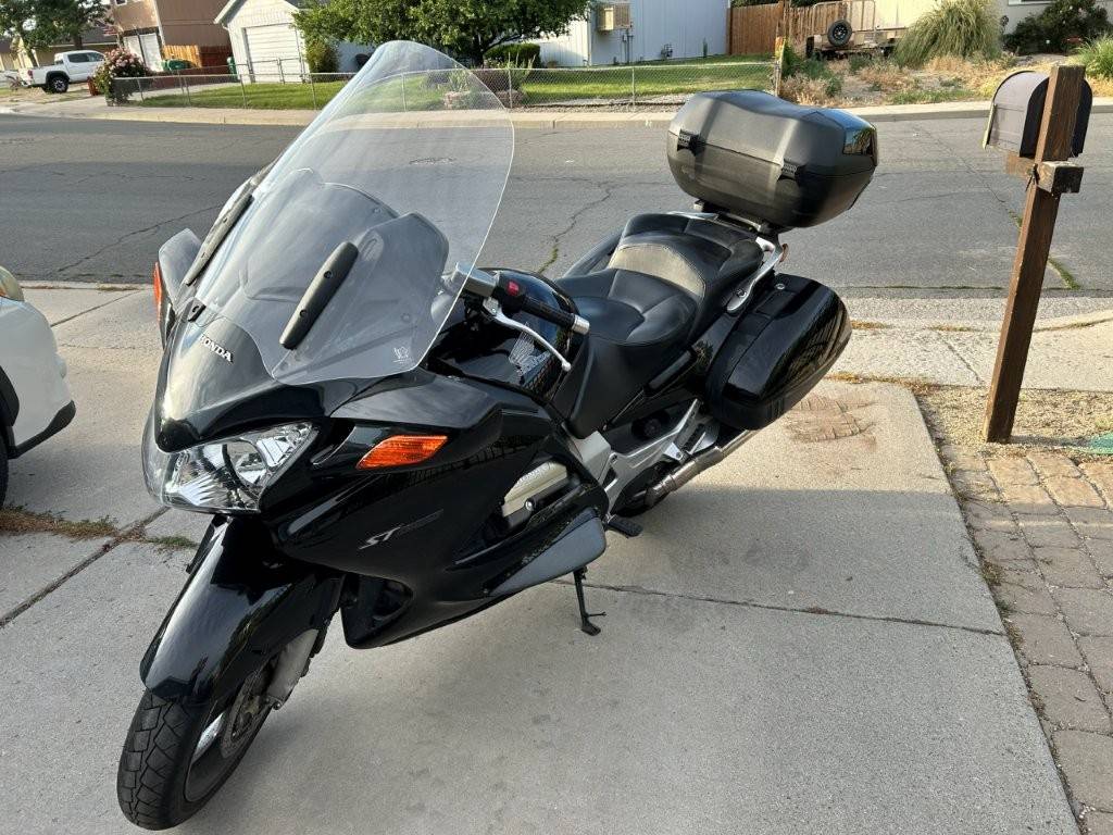 2010 Honda, Import USA — Foto 3 z 12