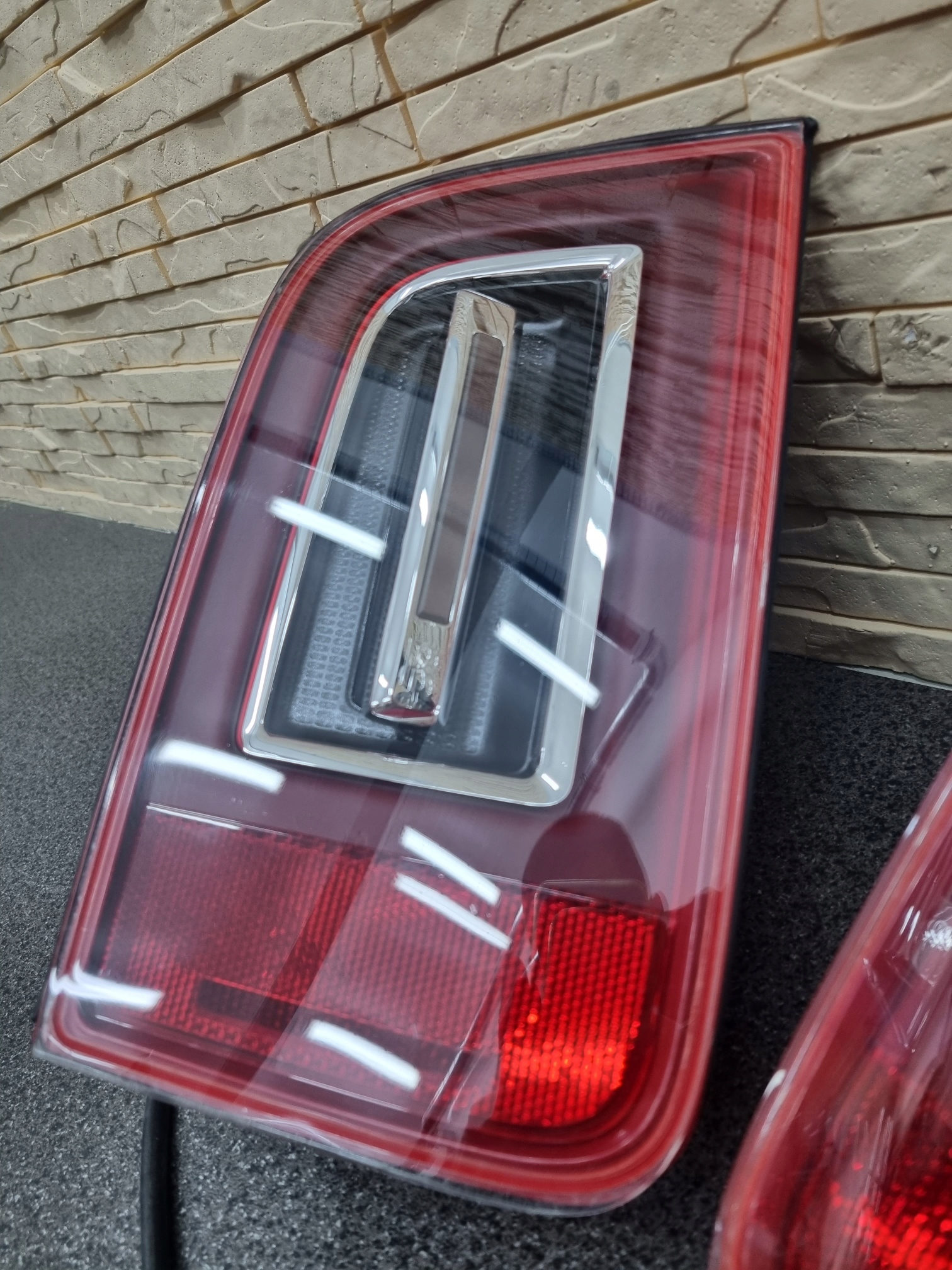 Rolls Royce Cullinan zadní světlomet zadní levá Usa 7447045, Auf Lager in der EU — Foto 3 z 5