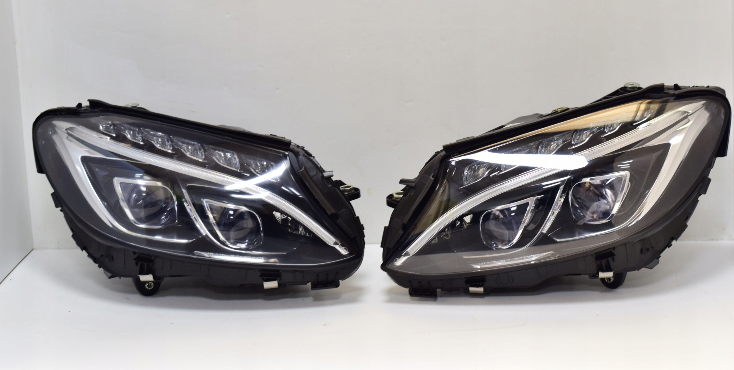 Mercedes C třída W205 světlomet levá FULL LED kompletní Moduly originál, Auf Lager in der EU — Foto 1