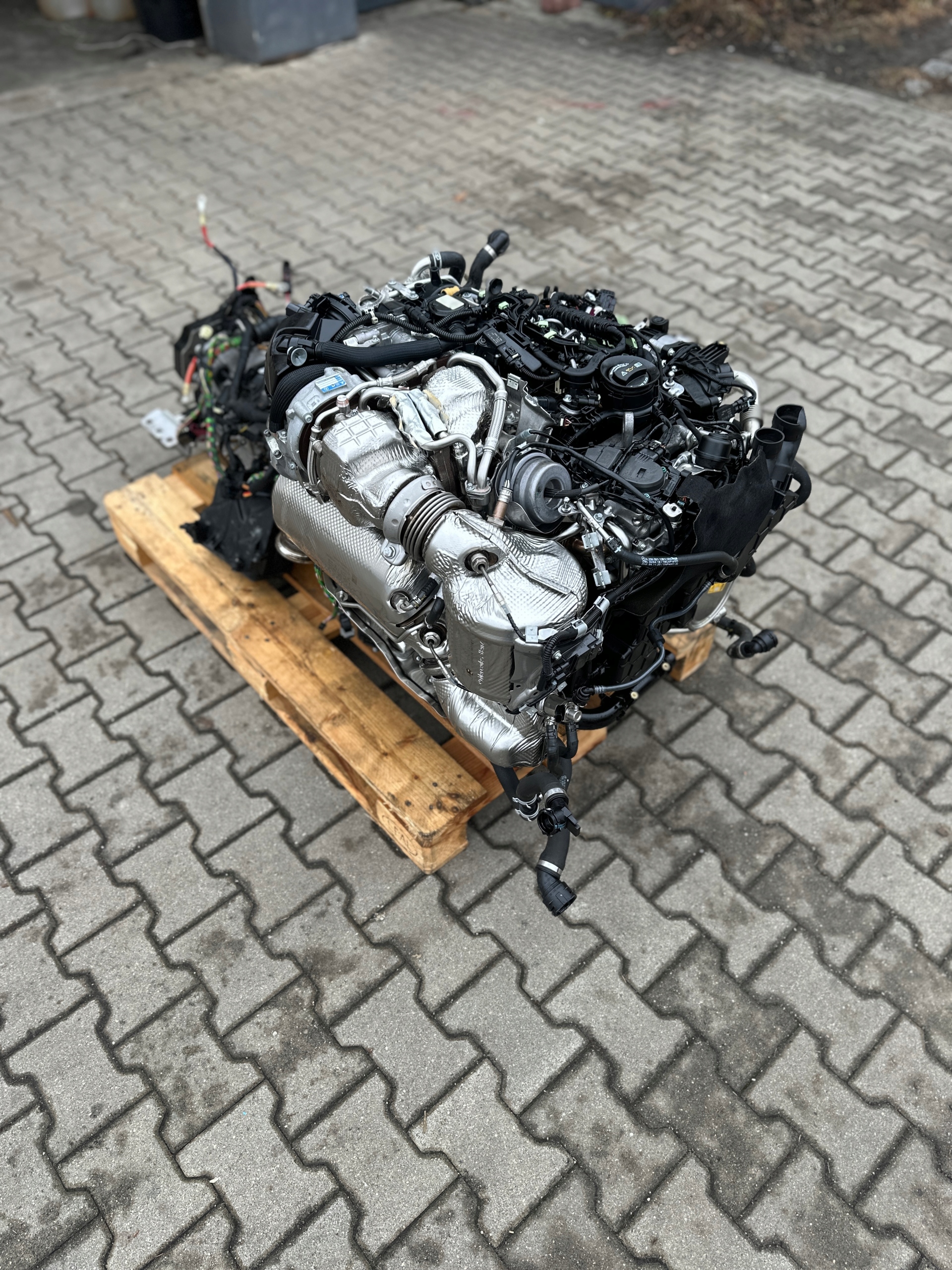 motor 2.0 CDI 654.820 OM 654820 654 BITURBO szwajcar bez przebiegu, Auf Lager in der EU — Foto 1