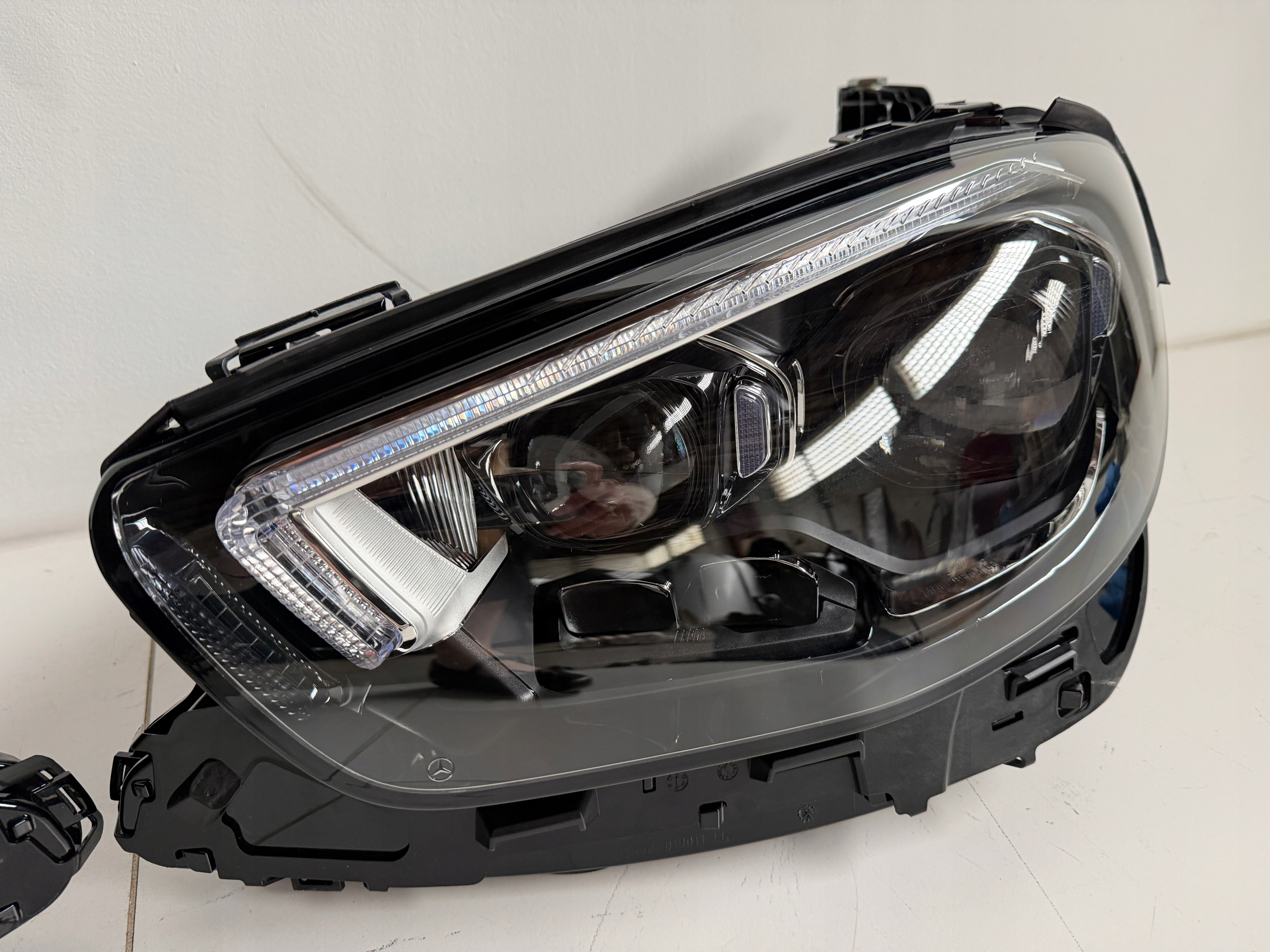 Mercedes E třída A212 W213 facelift Multibeam LED světlomet přední levá originál, Auf Lager in der EU — Foto 3 z 11