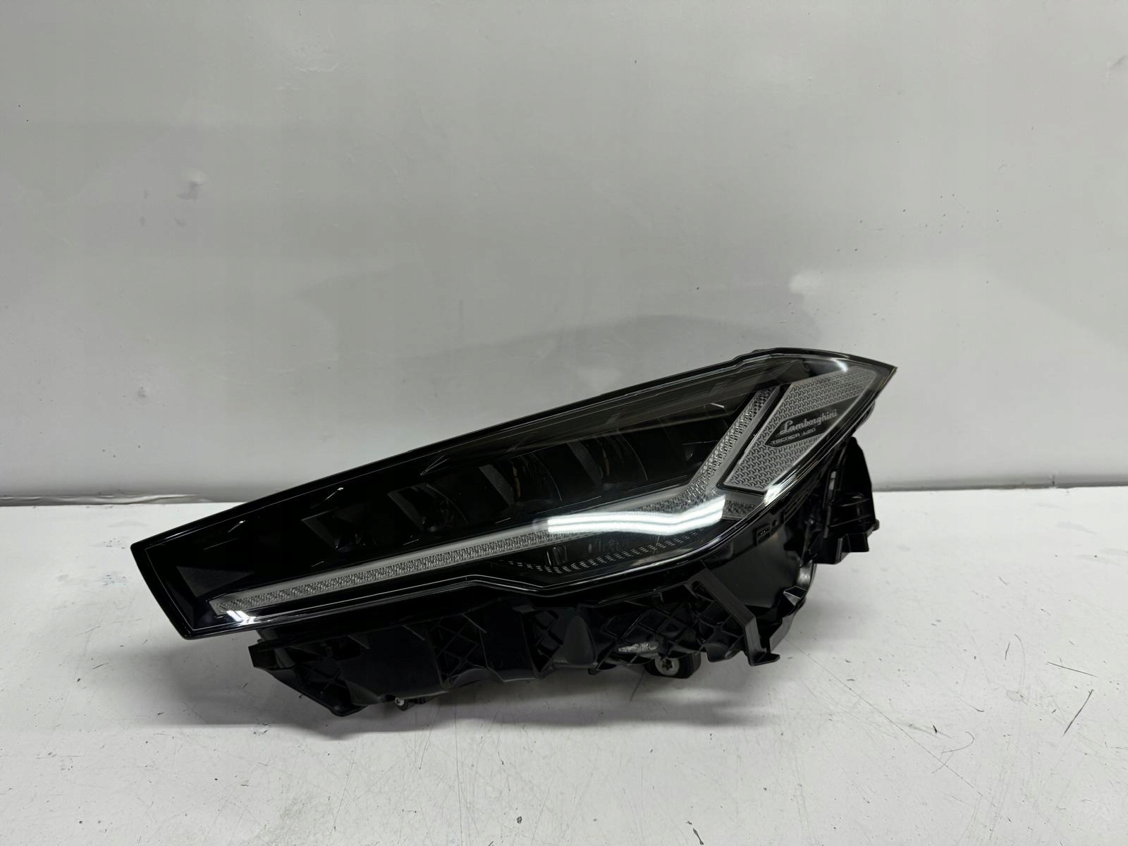 Lamborghini Urus FULL LED světlomet komplet levý i pravý, Auf Lager in der EU — Foto 1