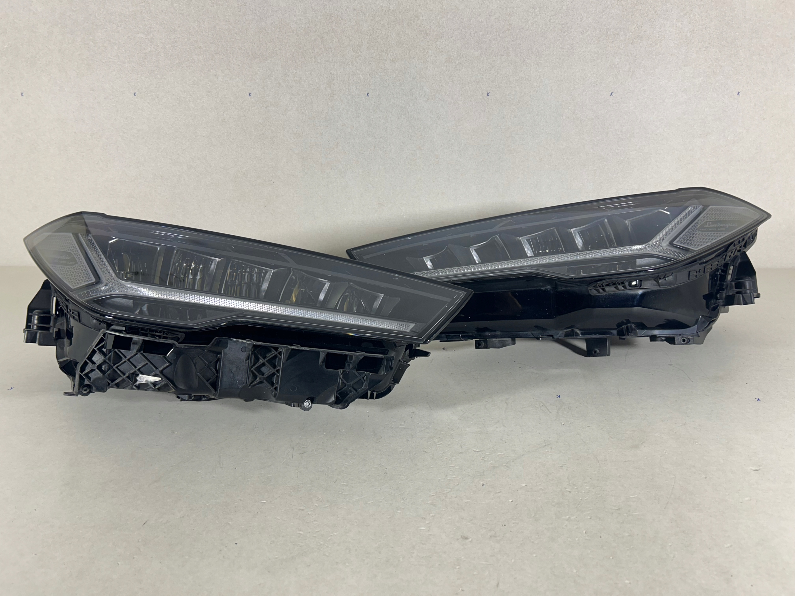 Lamborghini Urus světlomet komplet levý i pravý přední FULL LED světlomet OE komplet, Auf Lager in der EU — Foto 1