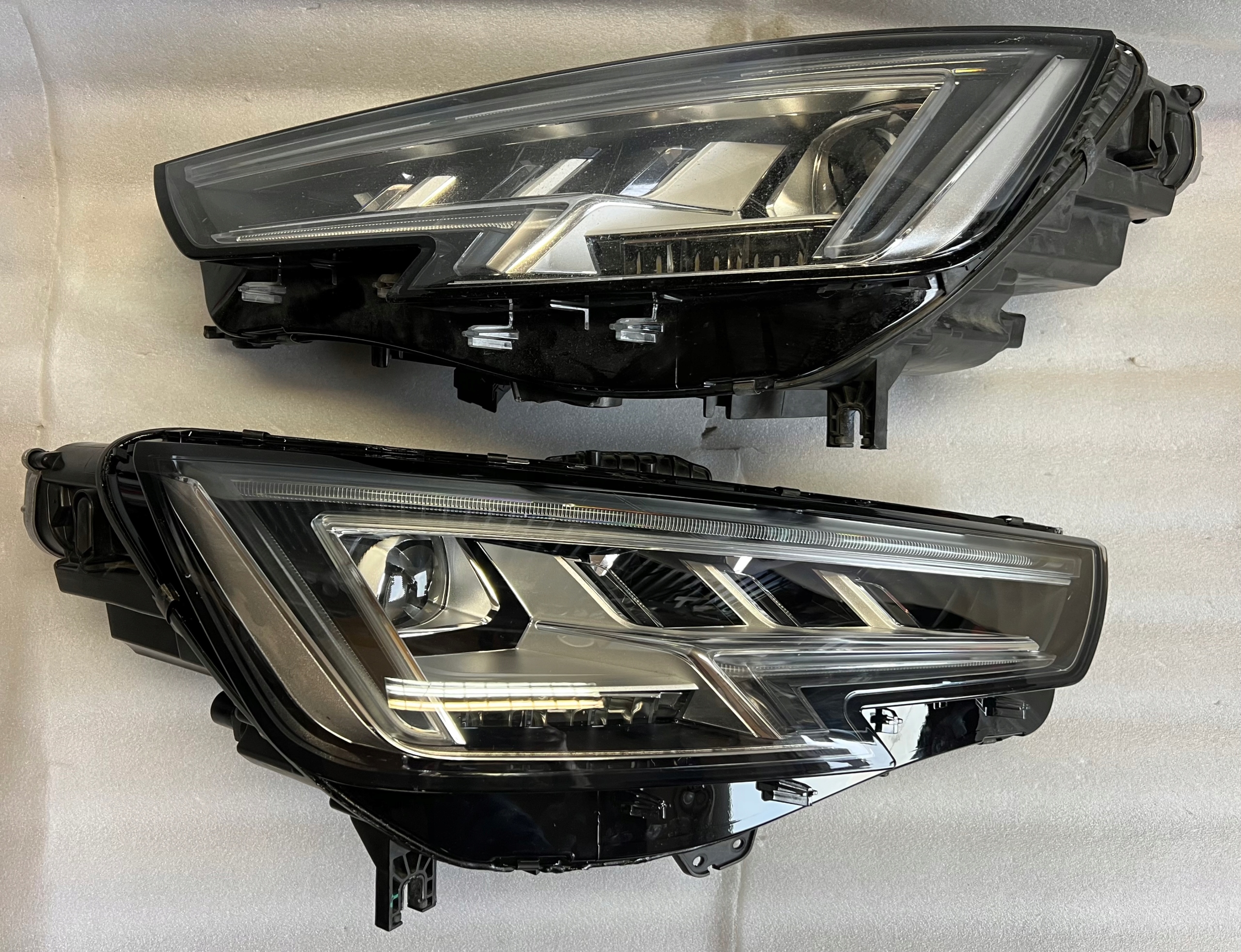 Audi A4 B9 FULL LED Matrix 8w0941035 8w0941036 Idealne, Auf Lager in der EU — Foto 1