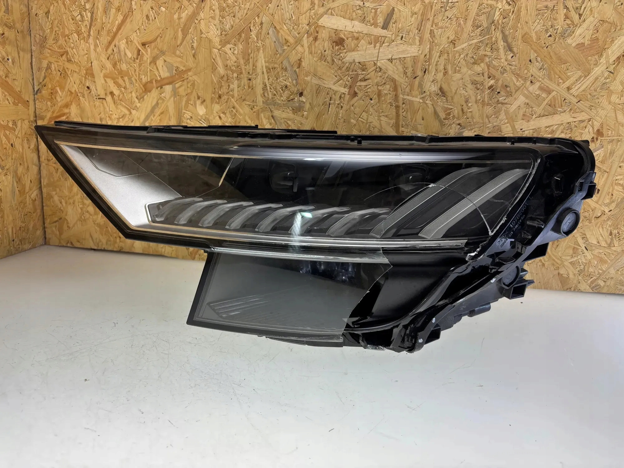 přední světlomet Audi OE Full LED Matrix komplet levý i pravý, Auf Lager in der EU — Foto 1