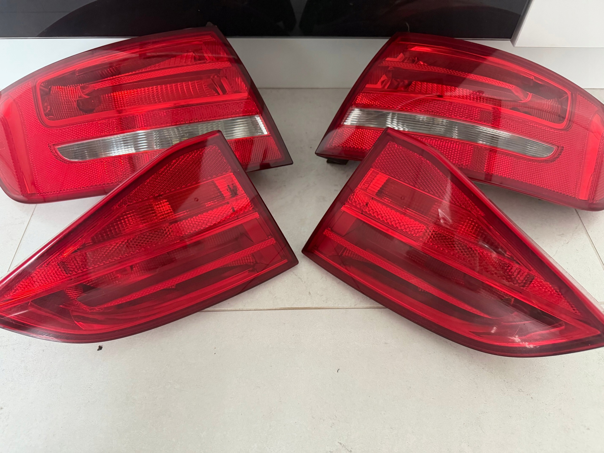 4× Audi A4 B8 8k facelift Kombi světlomet zadní Tylnia komplet levý i pravý, Auf Lager in der EU — Foto 1